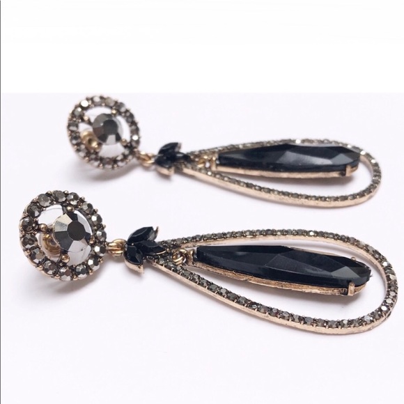 Golden Linings Jewelry - Black stone dangling earrings